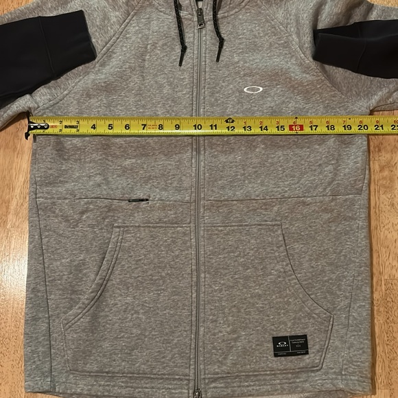 Oakley hoodie - Picture 7 of 9